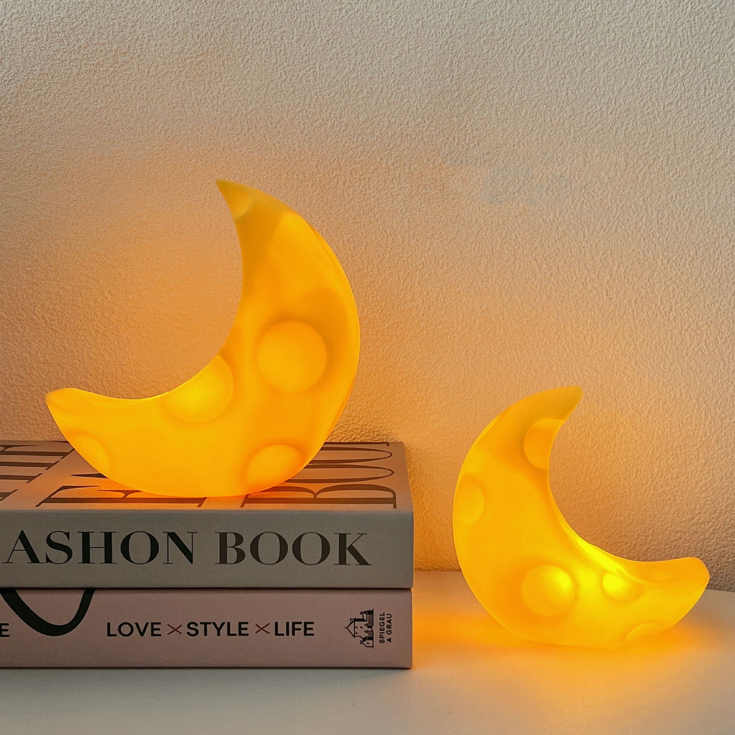 Squishy Silicone Moon LED Lamp - Perfect Gift for Kids and Girls